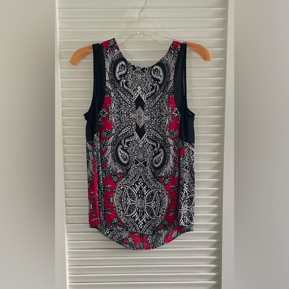 Nicole Miller Black and White Graphic Tank Top
